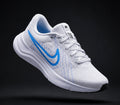NIKE MEN’S WHITE BLUE LIGHTWEIGHT RUNNING SHOES